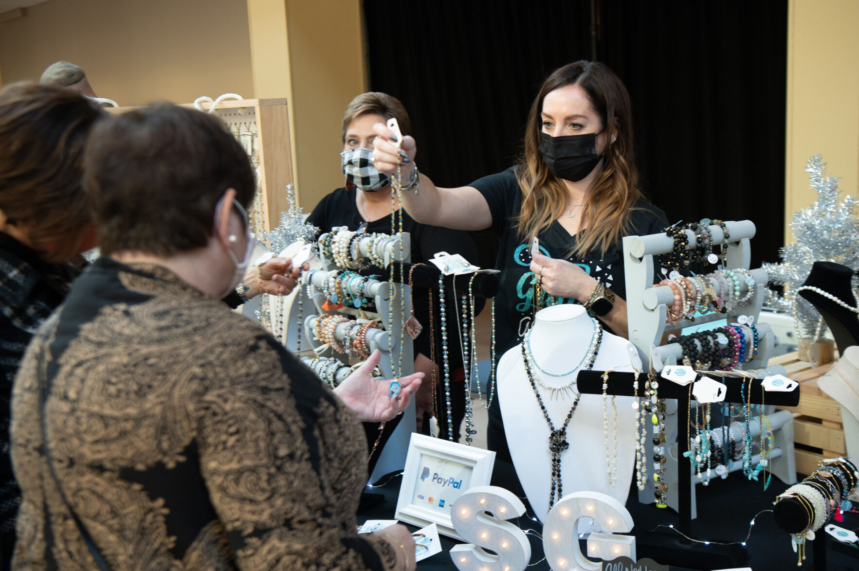 Holiday Pop & Shop at Union Station